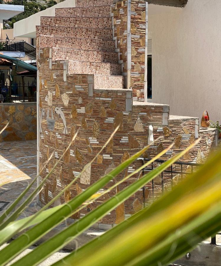 Jona Rooms Himare Exterior photo