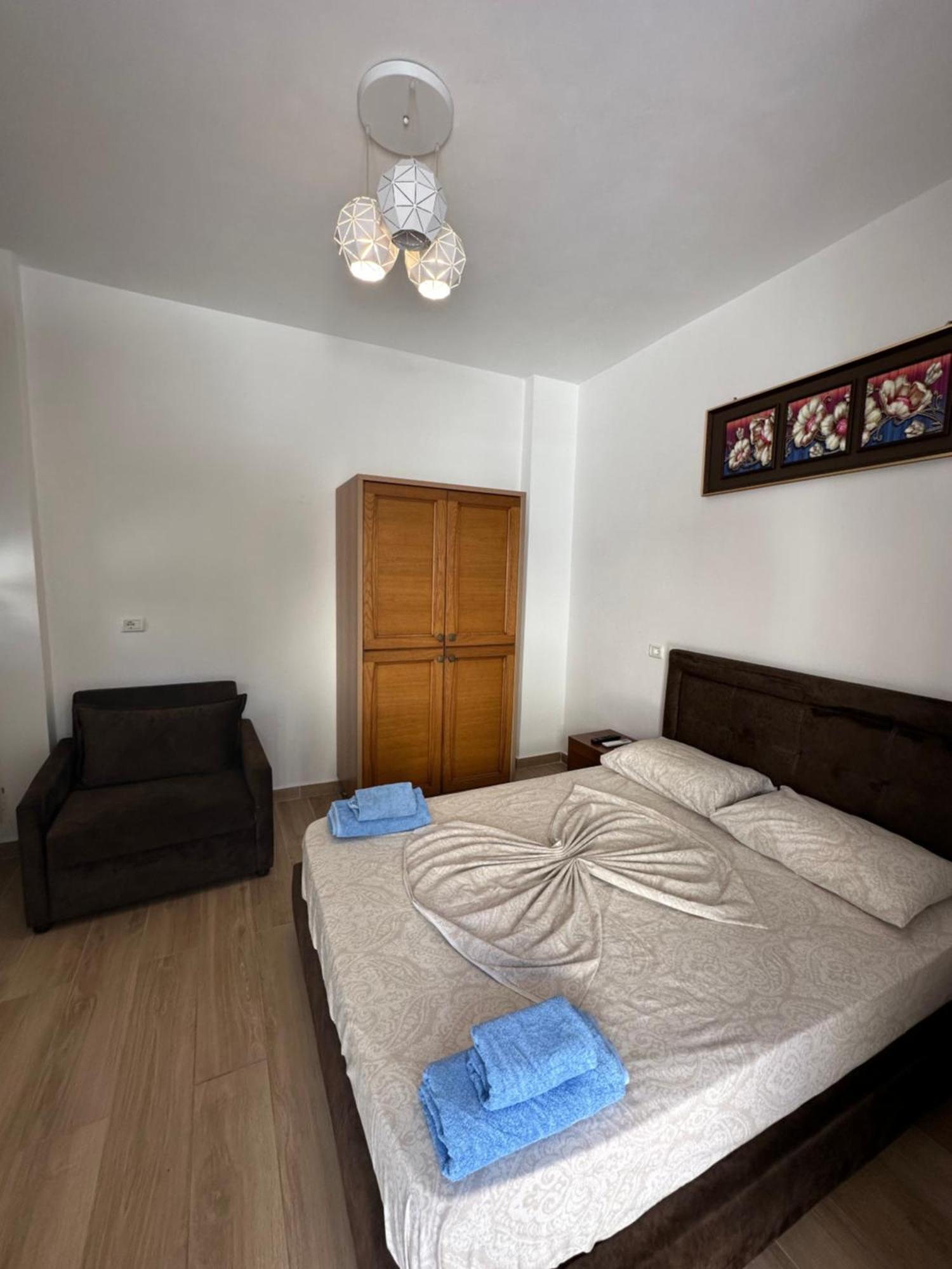 Jona Rooms Himare Exterior photo