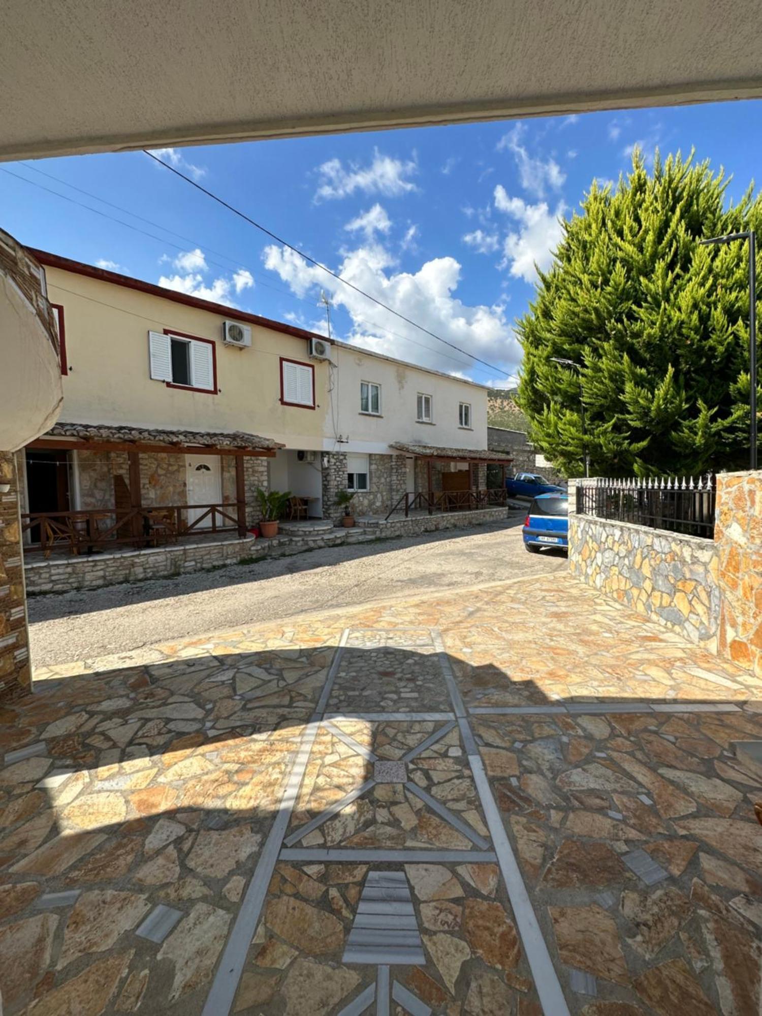 Jona Rooms Himare Exterior photo