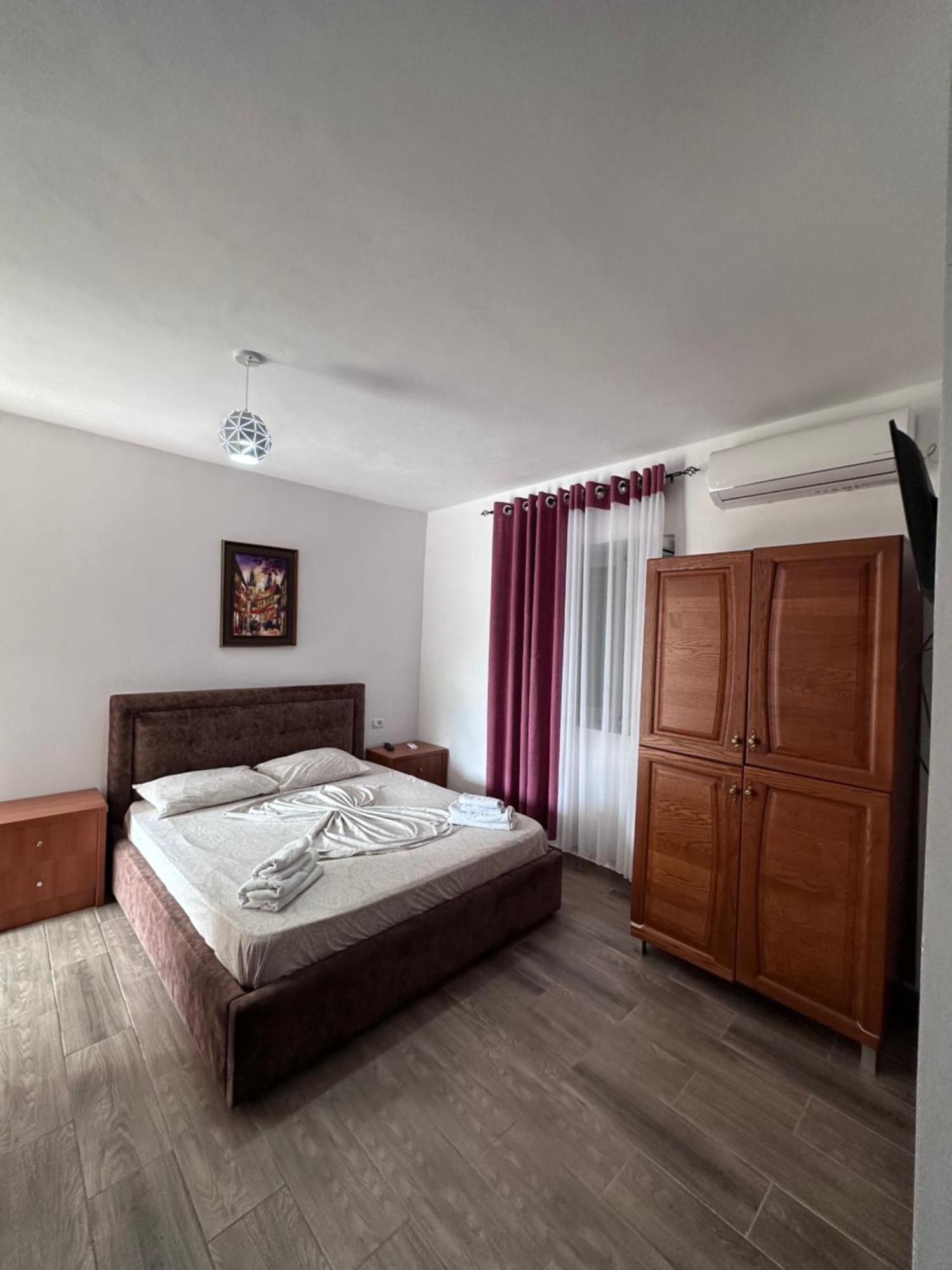 Jona Rooms Himare Exterior photo