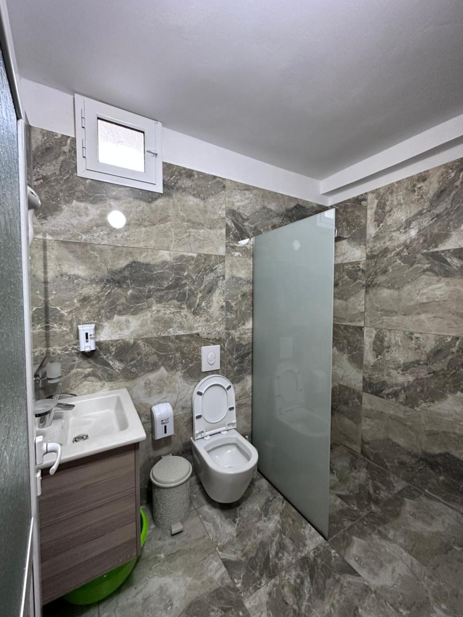 Jona Rooms Himare Exterior photo