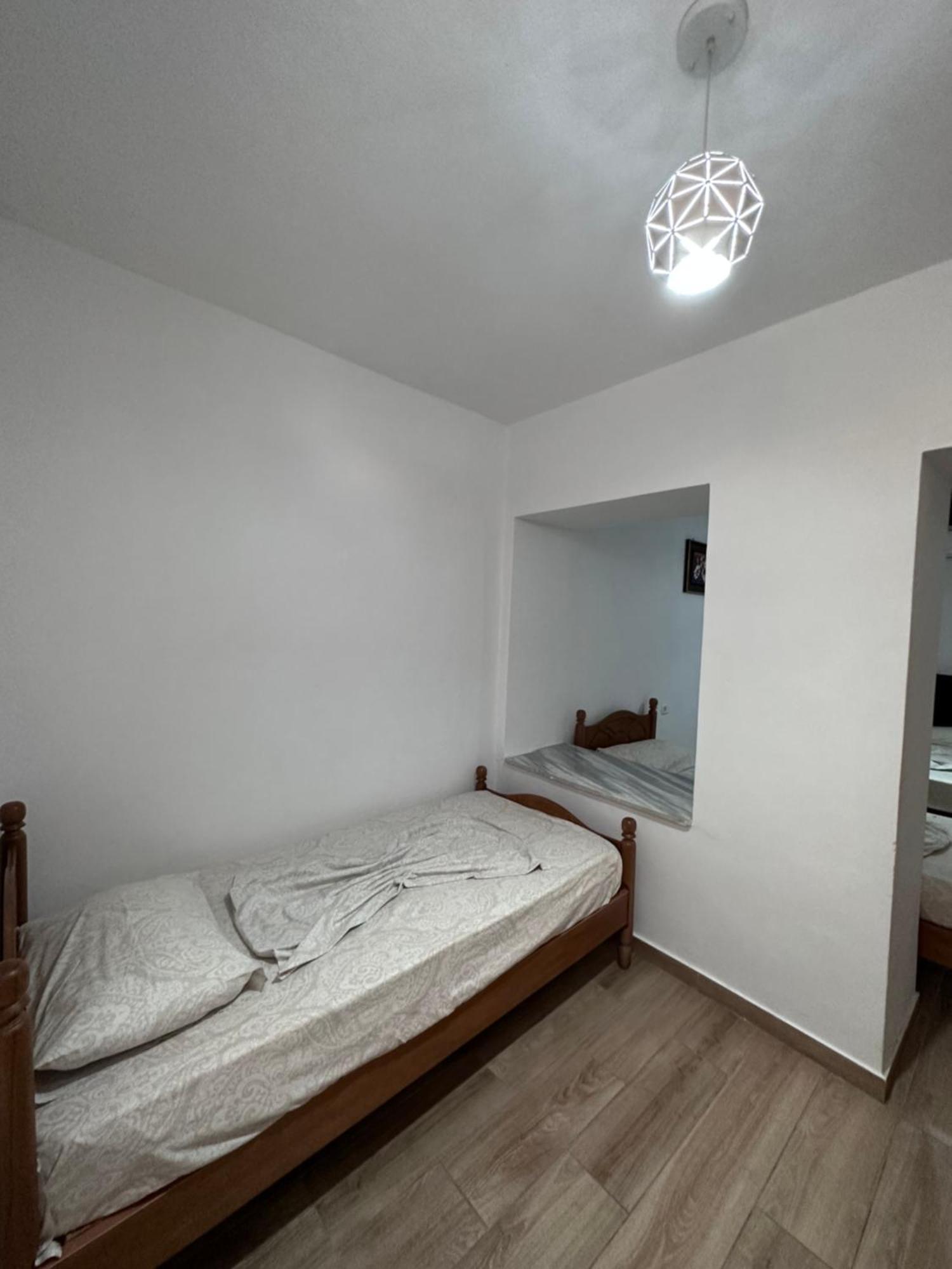 Jona Rooms Himare Exterior photo