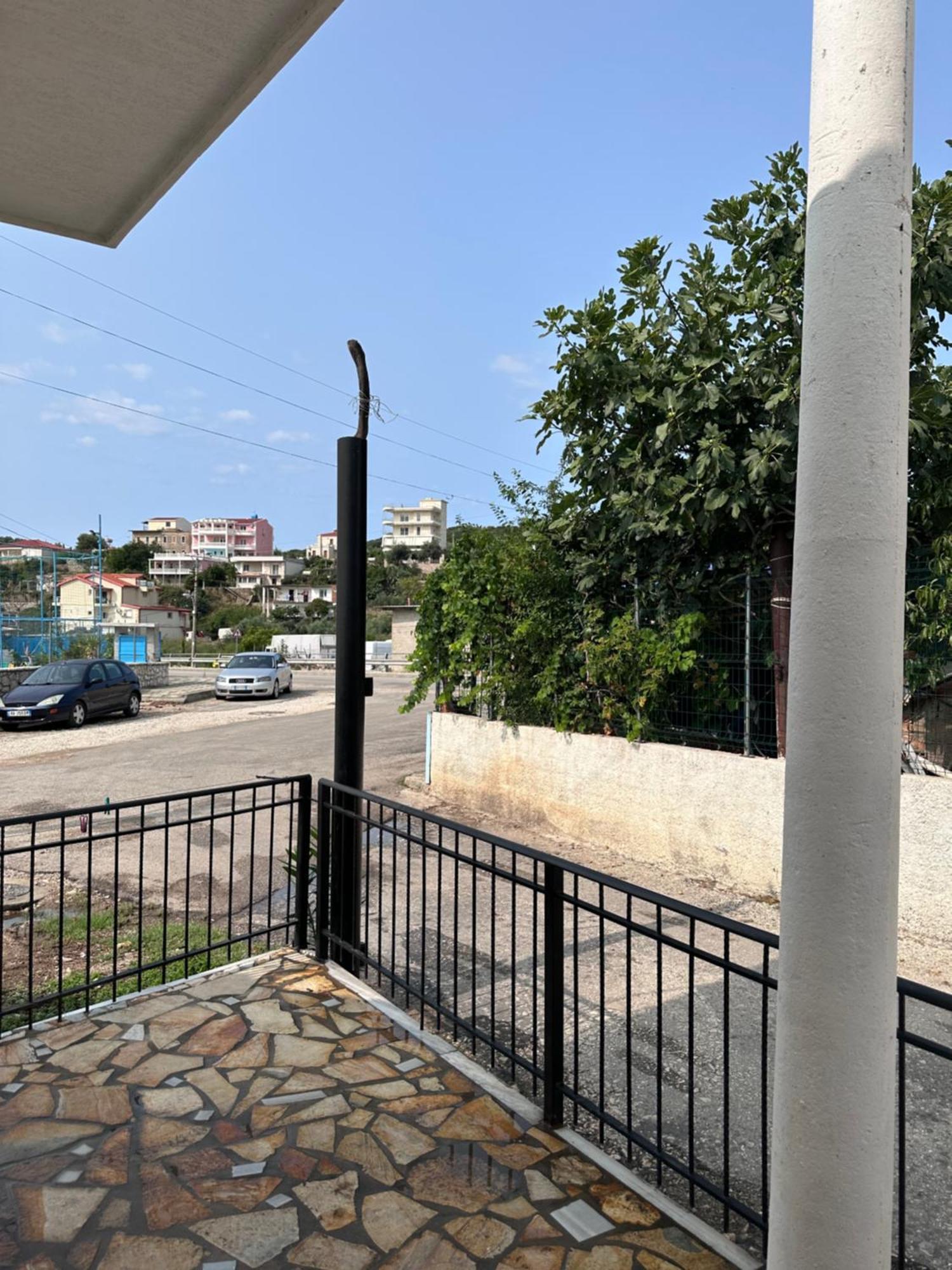 Jona Rooms Himare Exterior photo