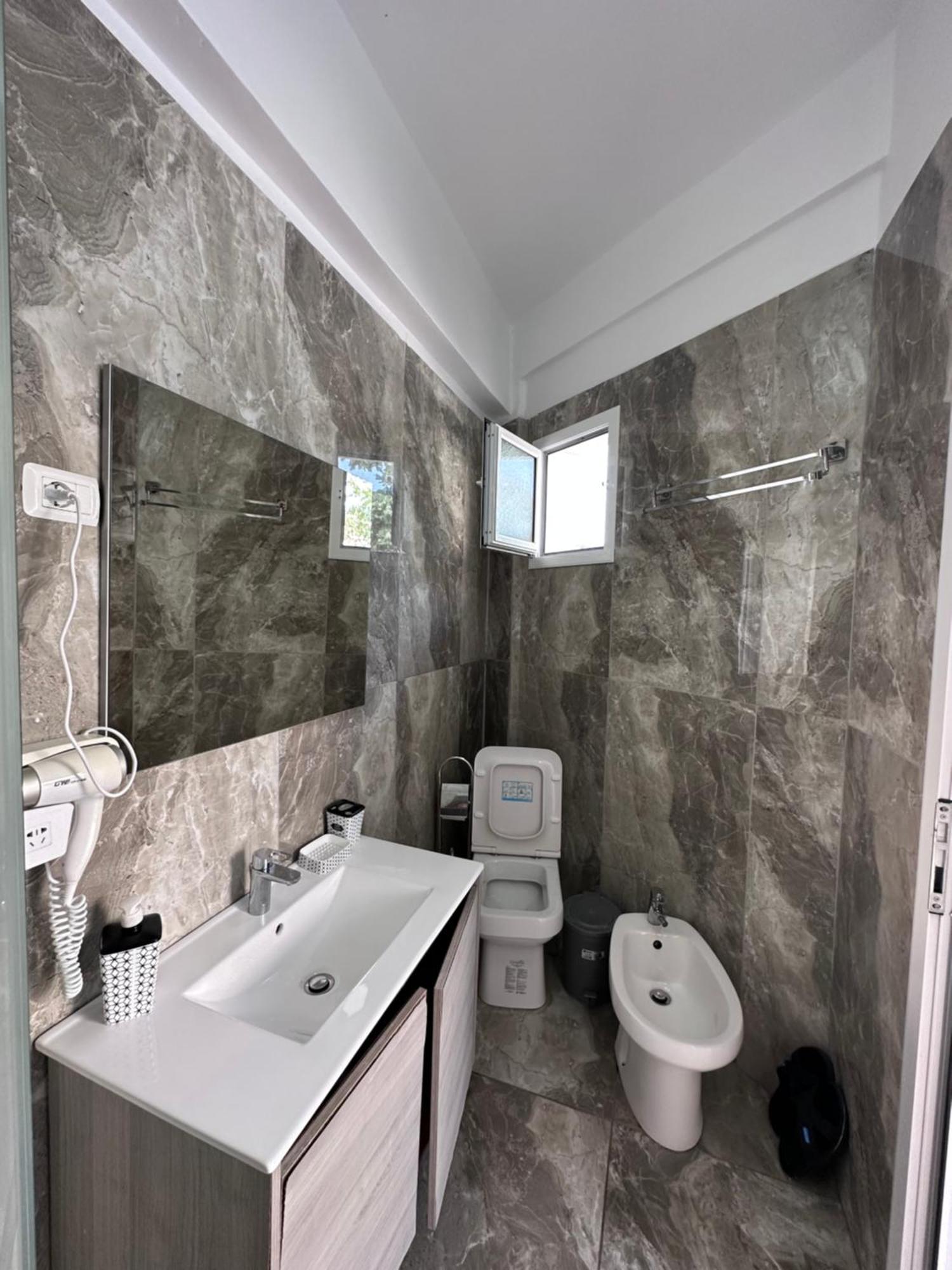 Jona Rooms Himare Exterior photo